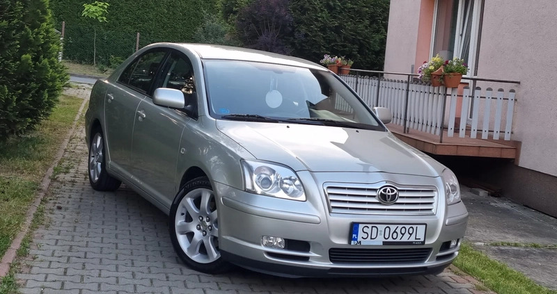 Toyota Avensis cena 19900 przebieg: 170000, rok produkcji 2004 z Wolbórz małe 781